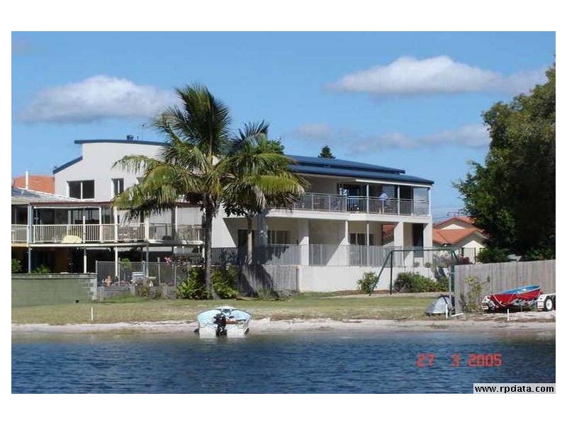 1/3 Joseph Street, Runaway Bay QLD 4216