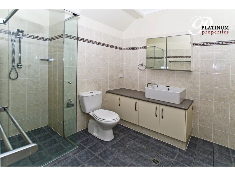 1/3 Joseph Street, Runaway Bay QLD 4216