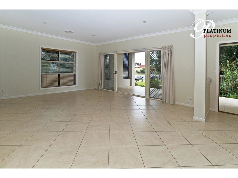 1/3 Joseph Street, Runaway Bay QLD 4216