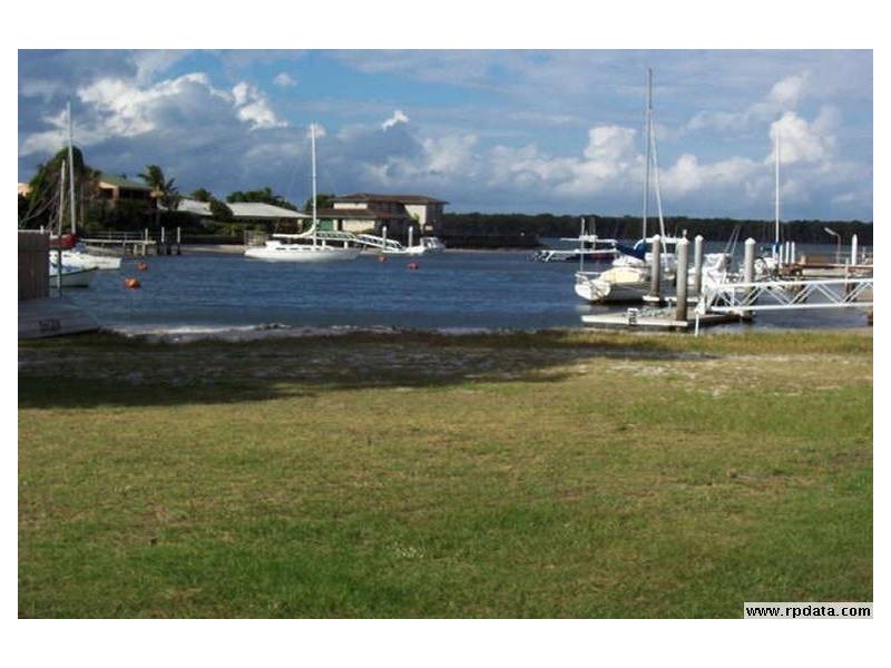 1/3 Joseph Street, Runaway Bay QLD 4216