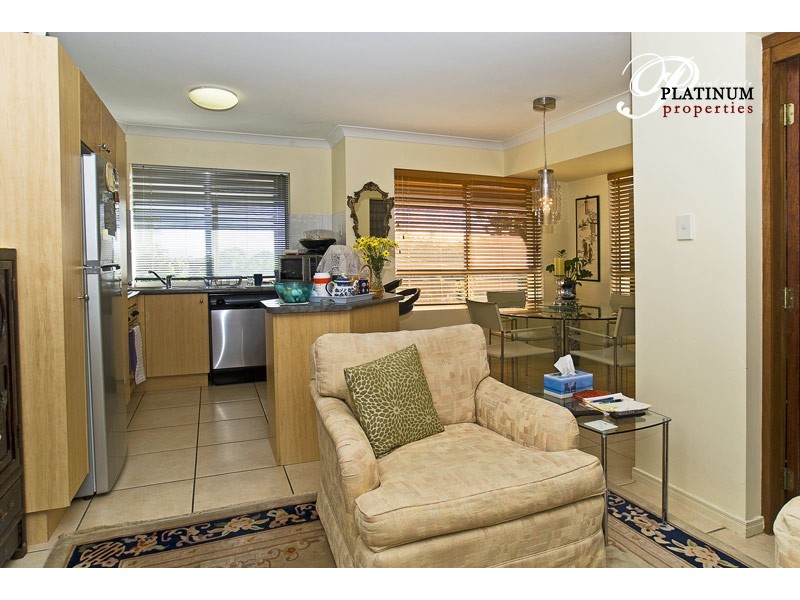 7/89 Bayview Street, Runaway Bay QLD 4216