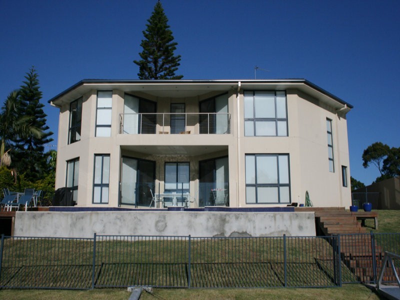 Broadbeach Waters QLD 4218