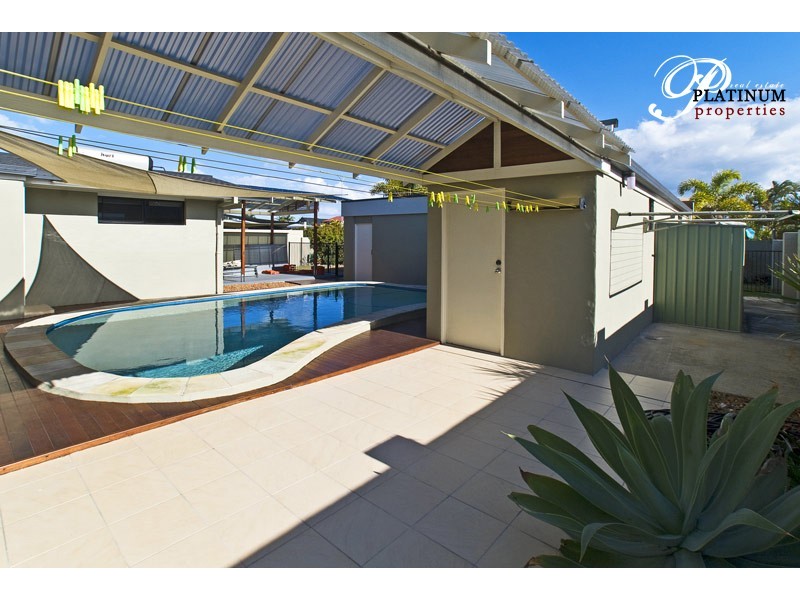 57 Oxley Drive, Paradise Point QLD 4216