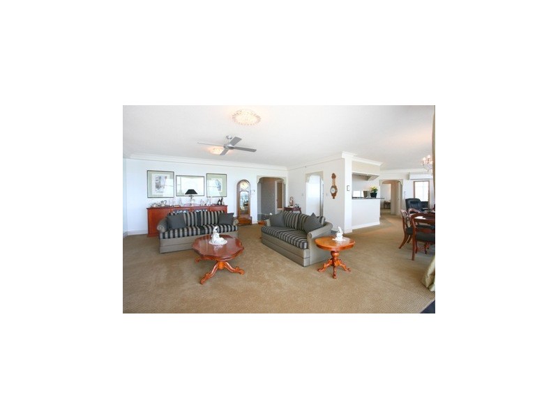 18B/5 Bayview Street, Runaway Bay QLD 4216