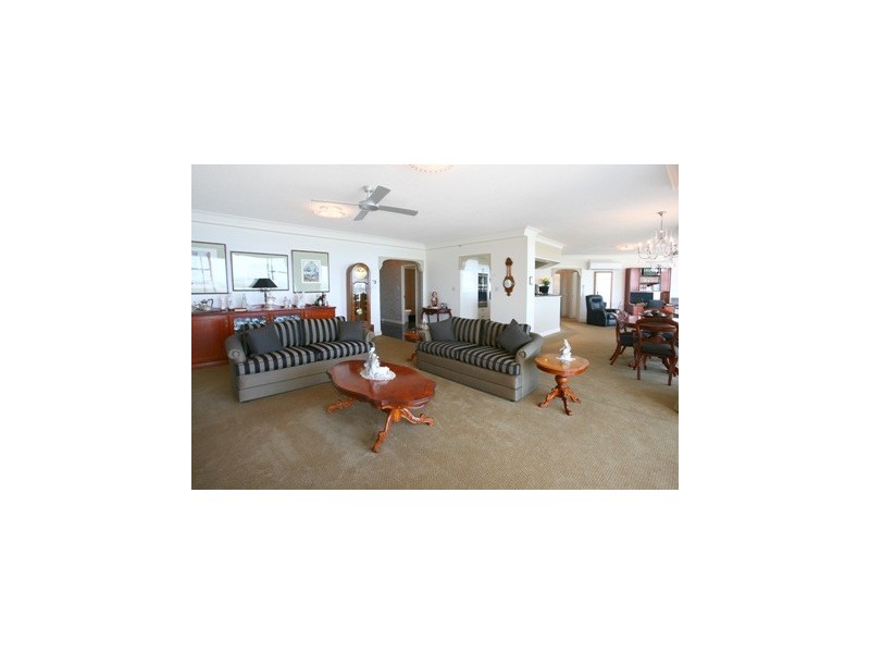 18B/5 Bayview Street, Runaway Bay QLD 4216