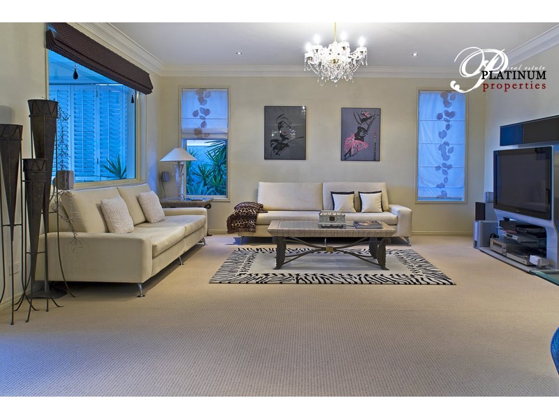 9 Pipers Point, Helensvale QLD 4212