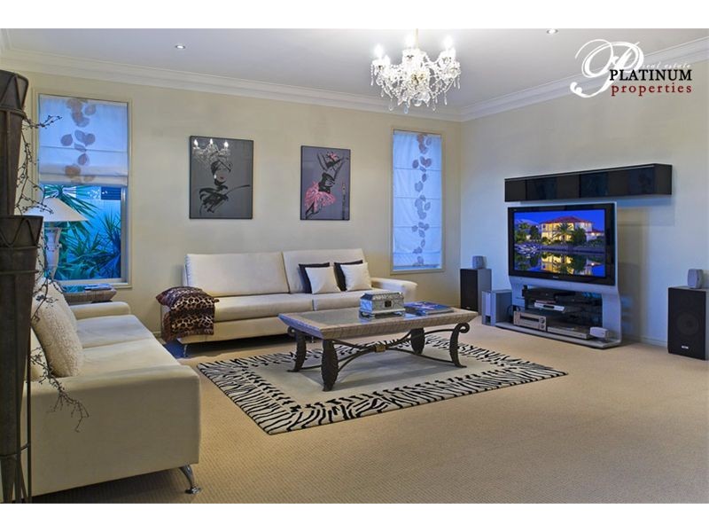 9 Pipers Point, Helensvale QLD 4212