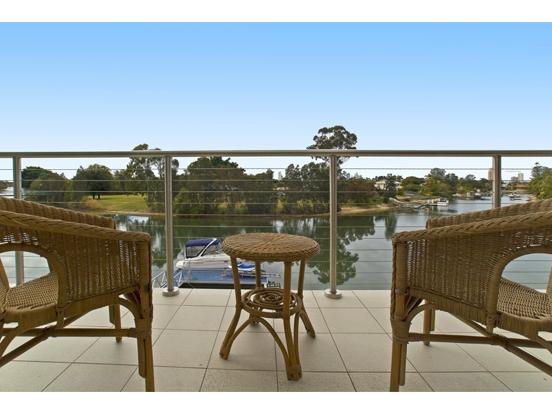 Broadbeach Waters QLD 4218