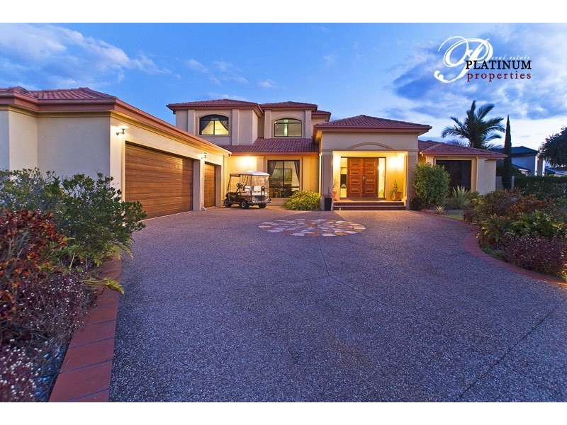 2114 Fernlea Drive, Hope Island QLD 4212