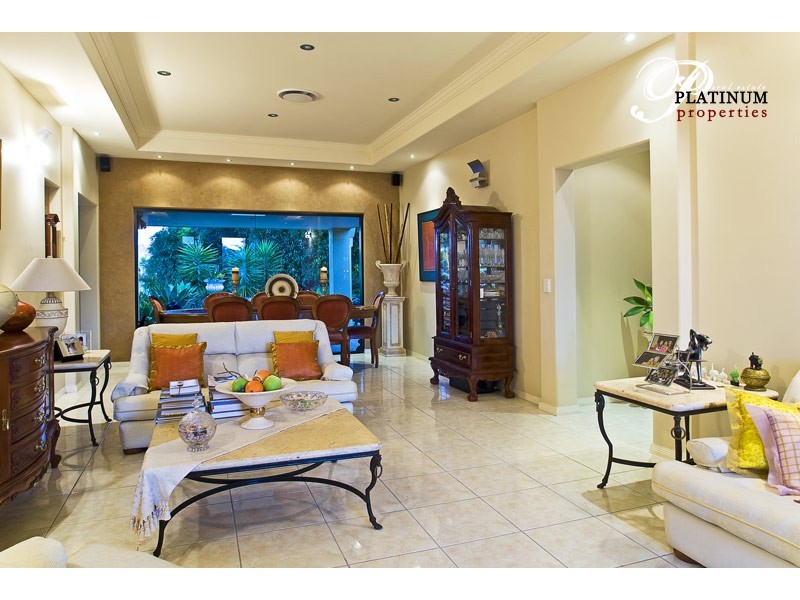 2114 Fernlea Drive, Hope Island QLD 4212