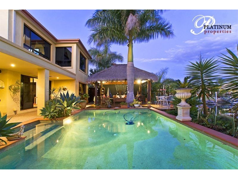 2114 Fernlea Drive, Hope Island QLD 4212