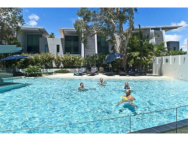 Level 2 I-29-28 Bayview Street, Runaway Bay QLD 4216