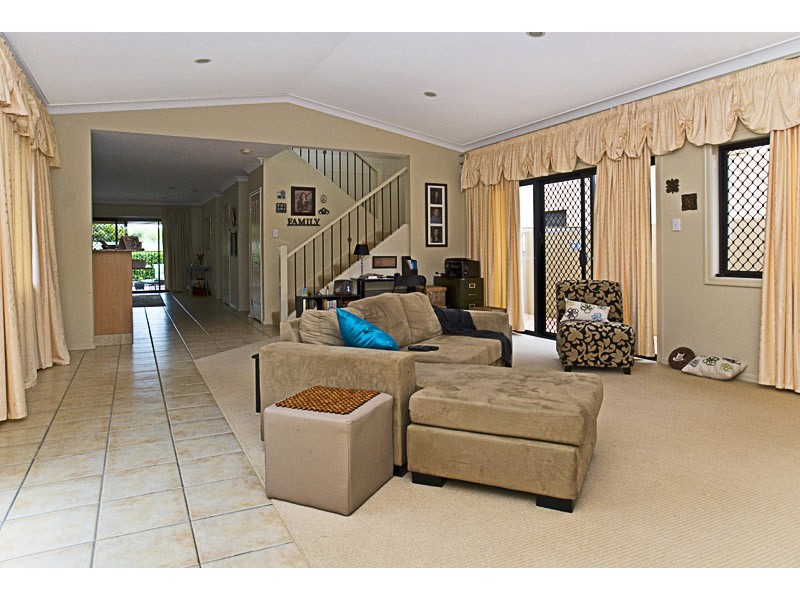 535 Oyster Cove Promenade, Hope Island QLD 4212