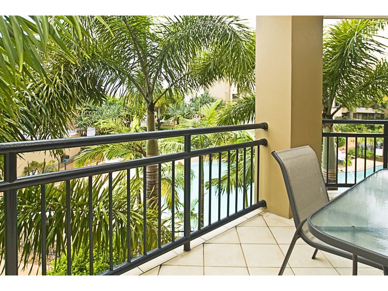 210/392 Marine Parade, Labrador QLD 4215