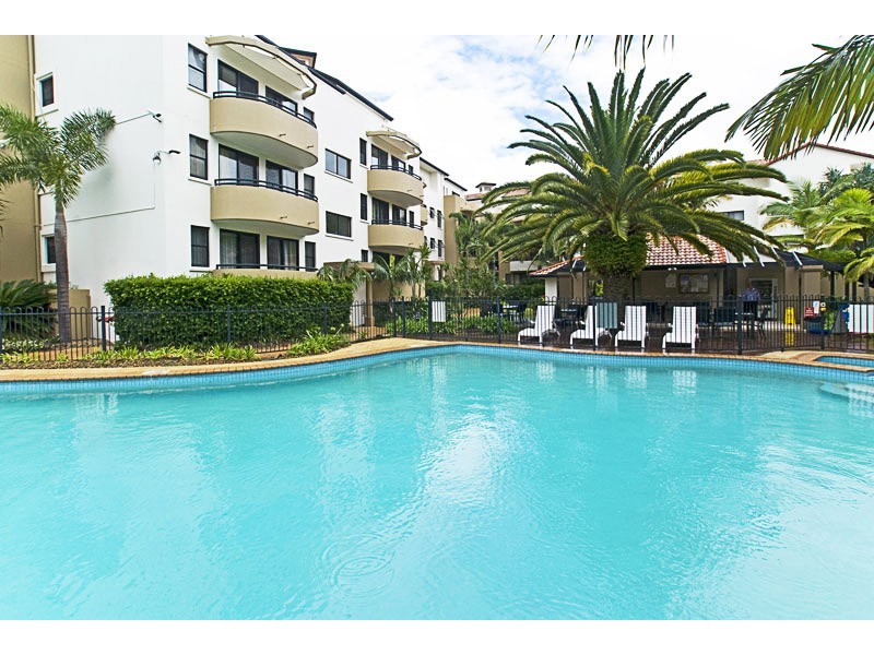 210/392 Marine Parade, Labrador QLD 4215