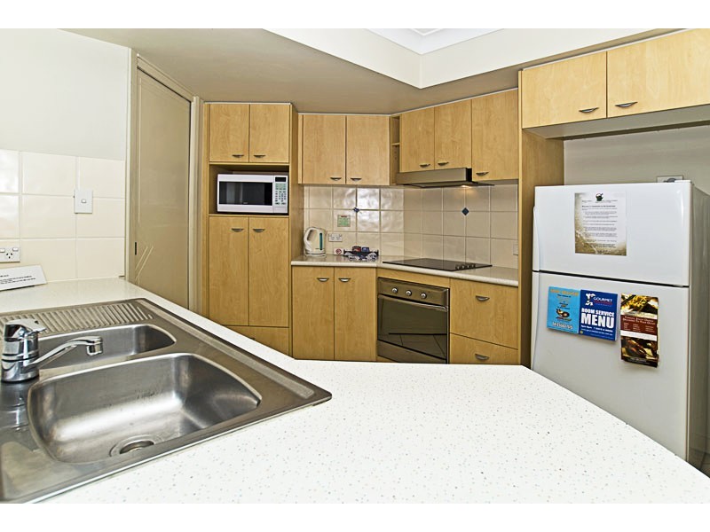 210/392 Marine Parade, Labrador QLD 4215