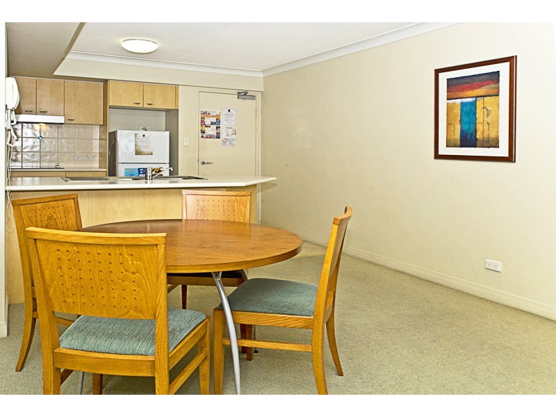 210/392 Marine Parade, Labrador QLD 4215