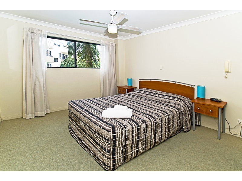 210/392 Marine Parade, Labrador QLD 4215