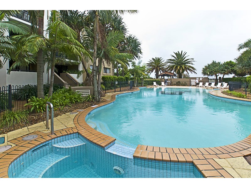 210/392 Marine Parade, Labrador QLD 4215