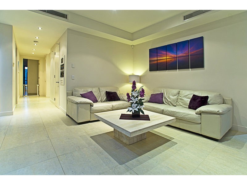 53 The Sovereign Mile, Sovereign Islands QLD 4216