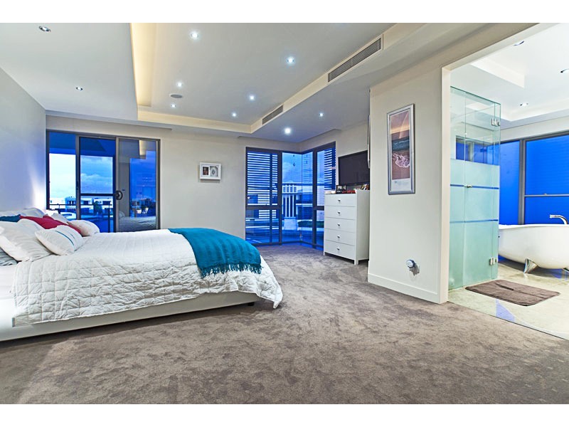 53 The Sovereign Mile, Sovereign Islands QLD 4216