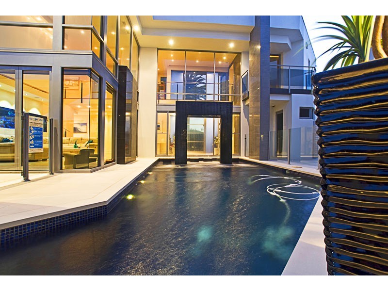 53 The Sovereign Mile, Sovereign Islands QLD 4216