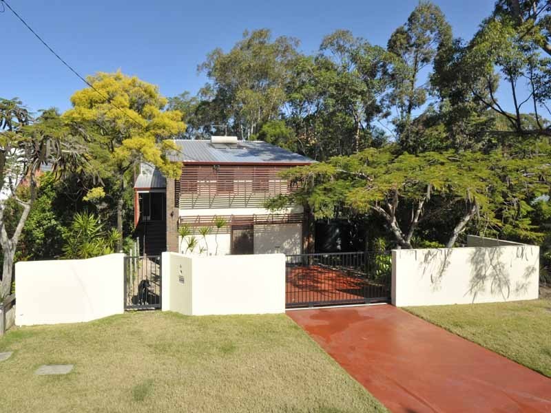 6 The Crescent, Ashmore QLD 4214