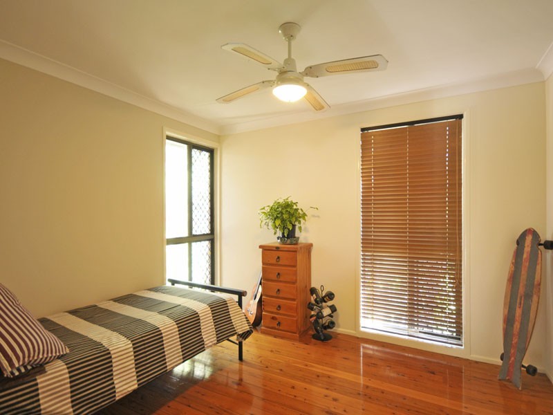 6 The Crescent, Ashmore QLD 4214