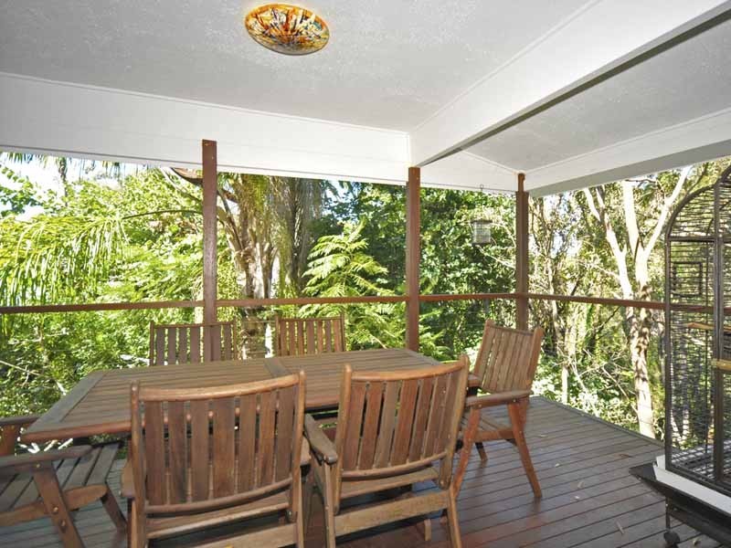 6 The Crescent, Ashmore QLD 4214