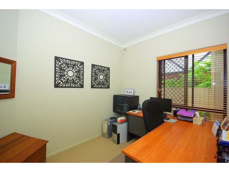 2/15 Jennifer Ave, Runaway Bay QLD 4216