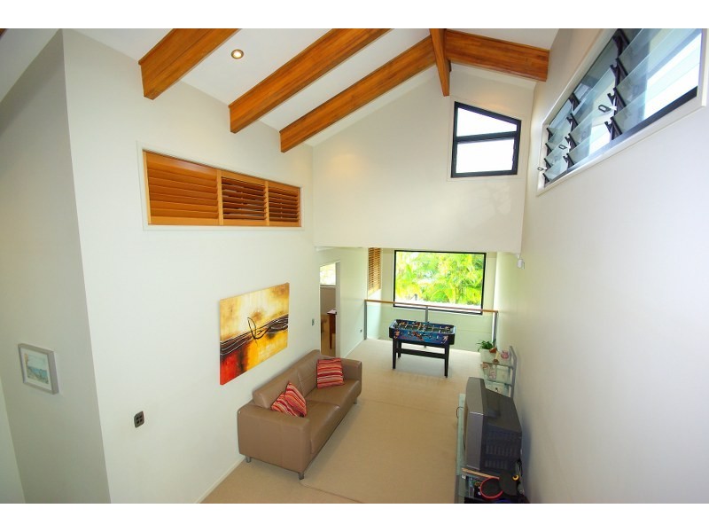 2/15 Jennifer Ave, Runaway Bay QLD 4216