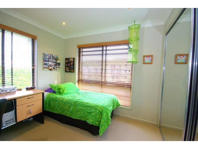 2/15 Jennifer Ave, Runaway Bay QLD 4216