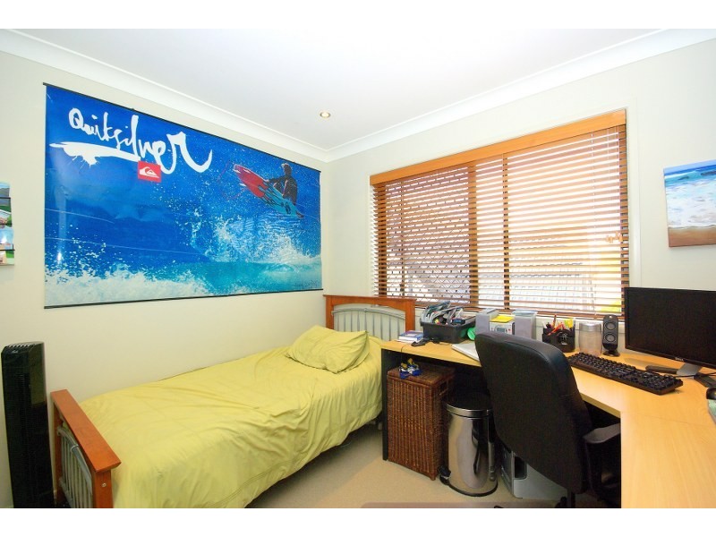2/15 Jennifer Ave, Runaway Bay QLD 4216