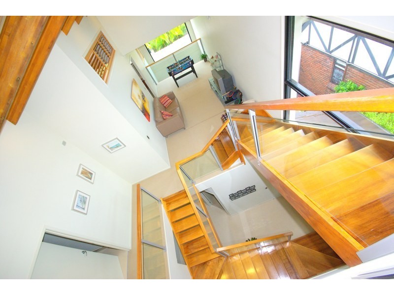 2/15 Jennifer Ave, Runaway Bay QLD 4216