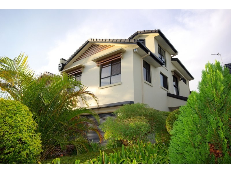 2/15 Jennifer Ave, Runaway Bay QLD 4216