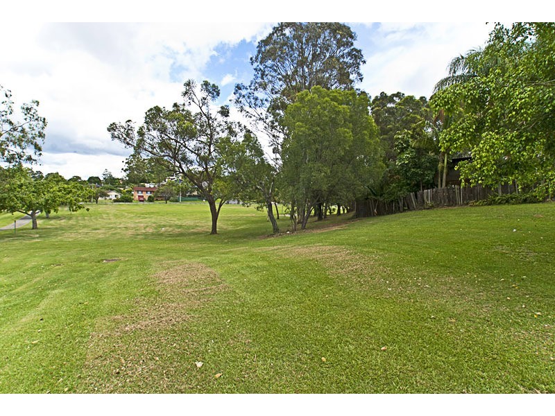 33 Windsor Place, Molendinar QLD 4214