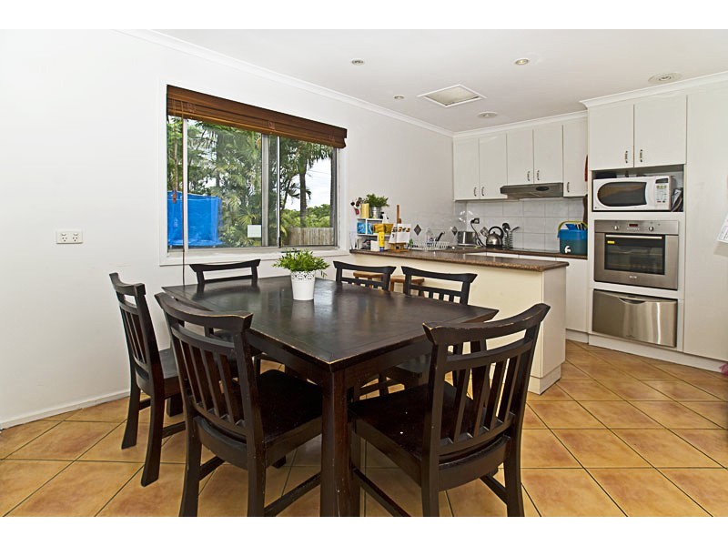 33 Windsor Place, Molendinar QLD 4214