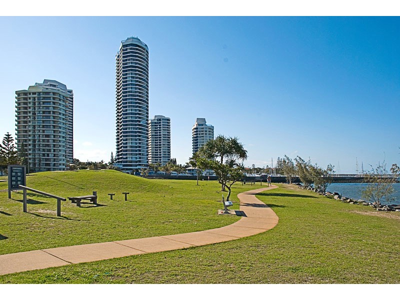 1/554 Marine Parade, Biggera Waters QLD 4216