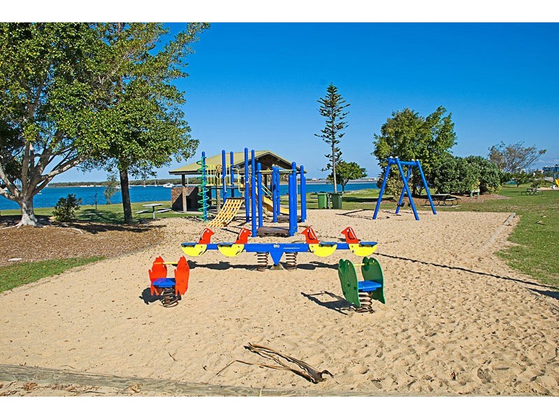 1/554 Marine Parade, Biggera Waters QLD 4216