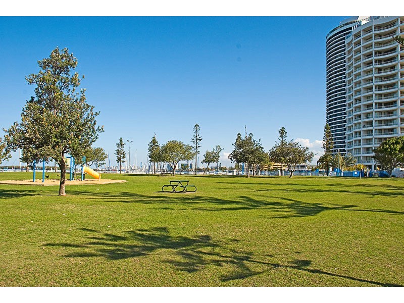 1/554 Marine Parade, Biggera Waters QLD 4216