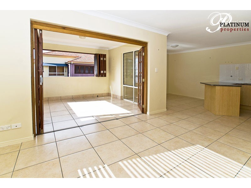 18/89 Bayview Street, Runaway Bay QLD 4216