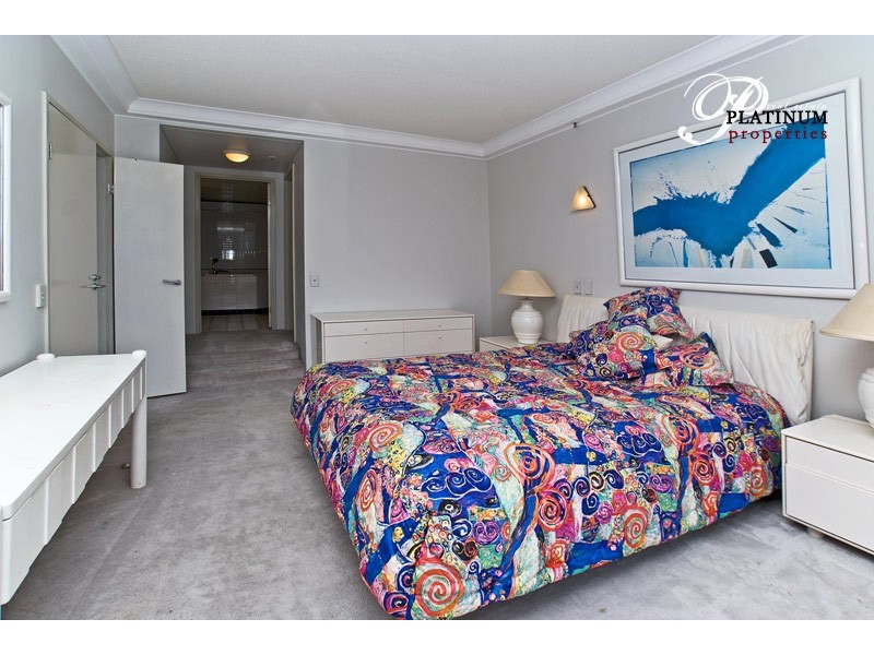 17 Commodore Drive, Surfers Paradise QLD 4217