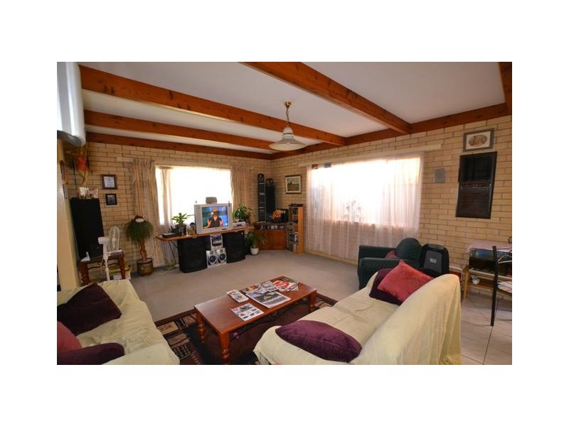 376 Pineridge Road, Runaway Bay QLD 4216