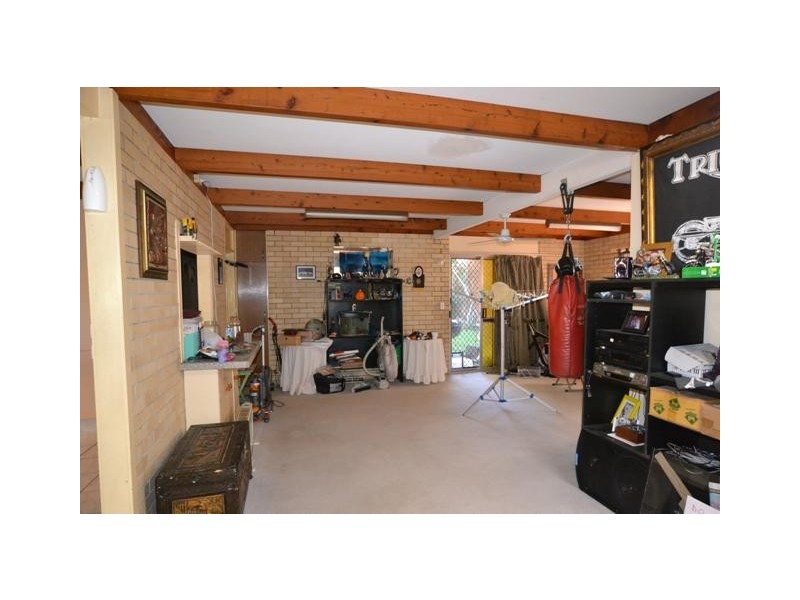 376 Pineridge Road, Runaway Bay QLD 4216