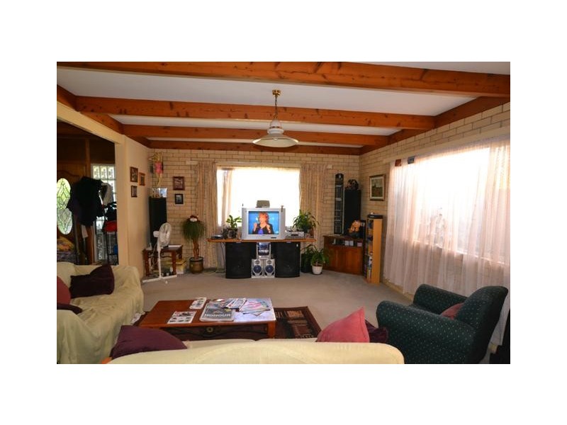 376 Pineridge Road, Runaway Bay QLD 4216