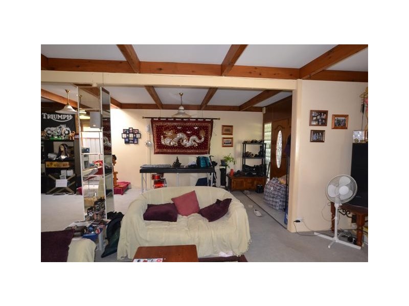 376 Pineridge Road, Runaway Bay QLD 4216