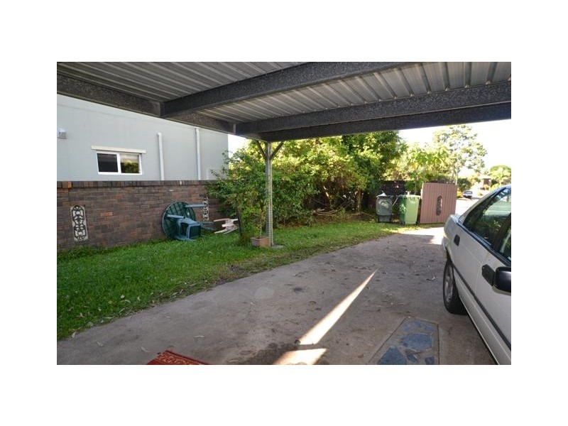 376 Pineridge Road, Runaway Bay QLD 4216