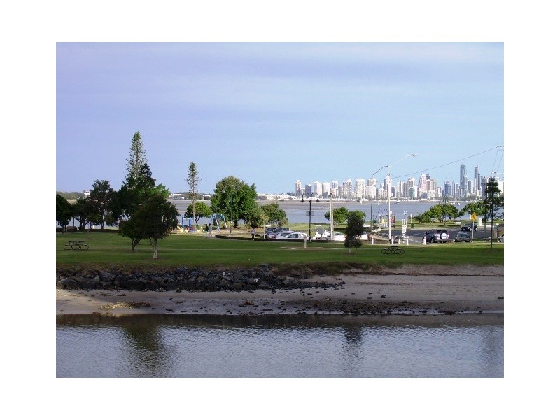 26/9 Bayview Street, Runaway Bay QLD 4216