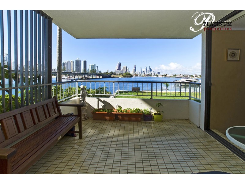 1/77 Brighton Parade, Southport QLD 4215