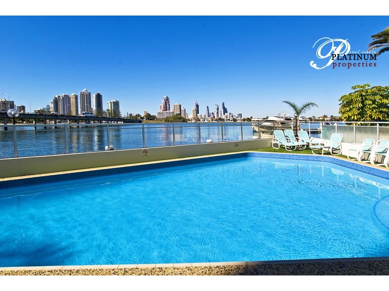 1/77 Brighton Parade, Southport QLD 4215
